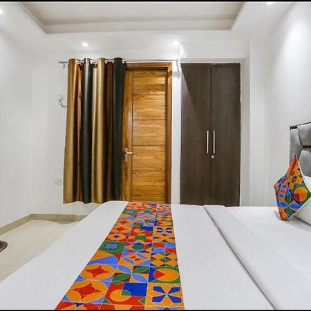 Hotel Aiims Nuova Delhi Esterno foto