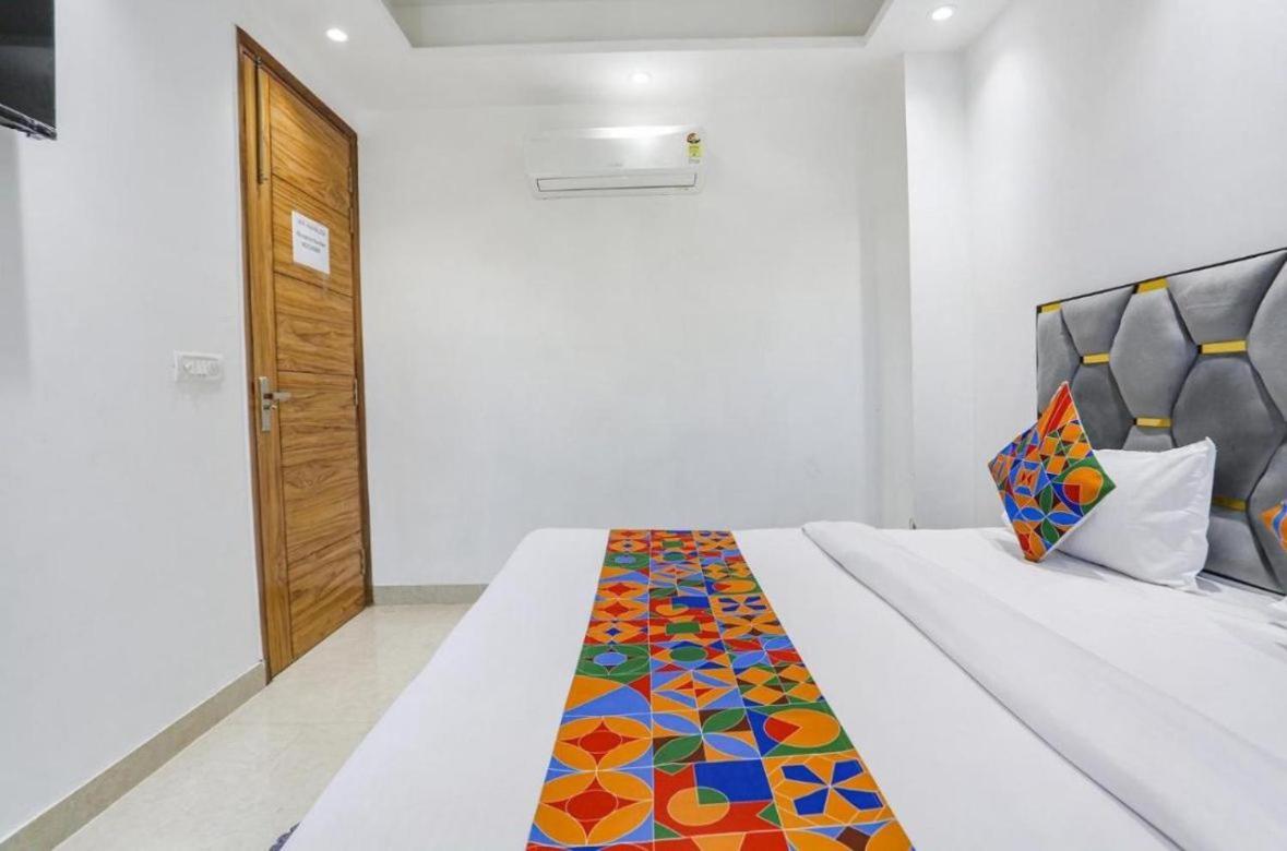 Hotel Aiims Nuova Delhi Esterno foto
