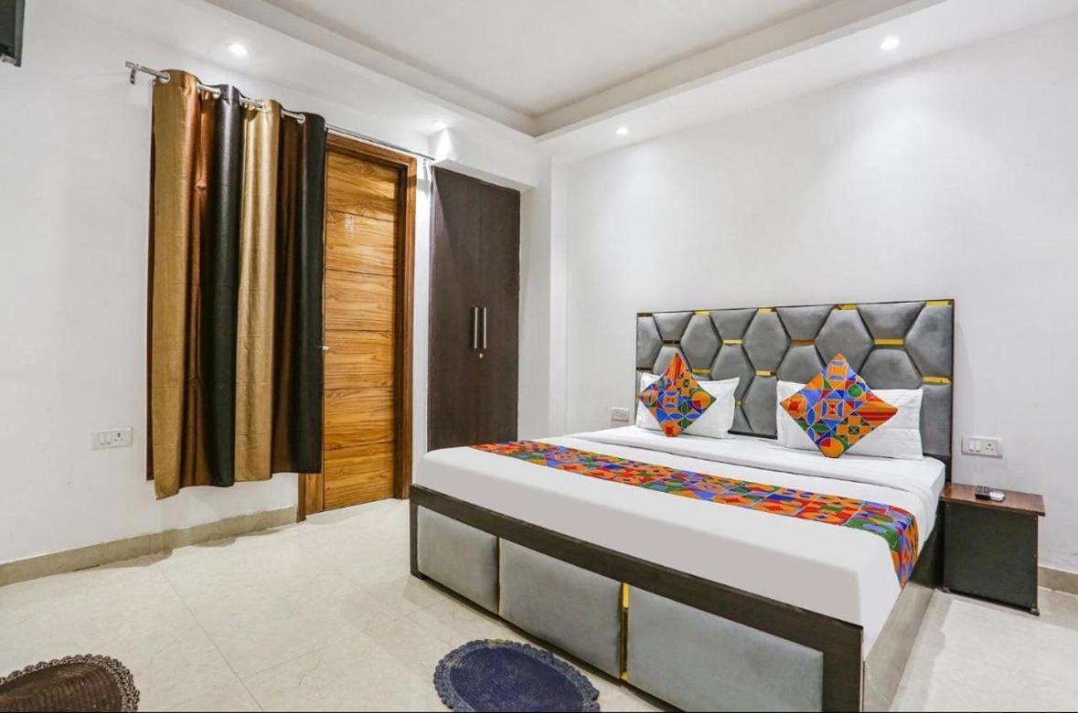 Hotel Aiims Nuova Delhi Esterno foto